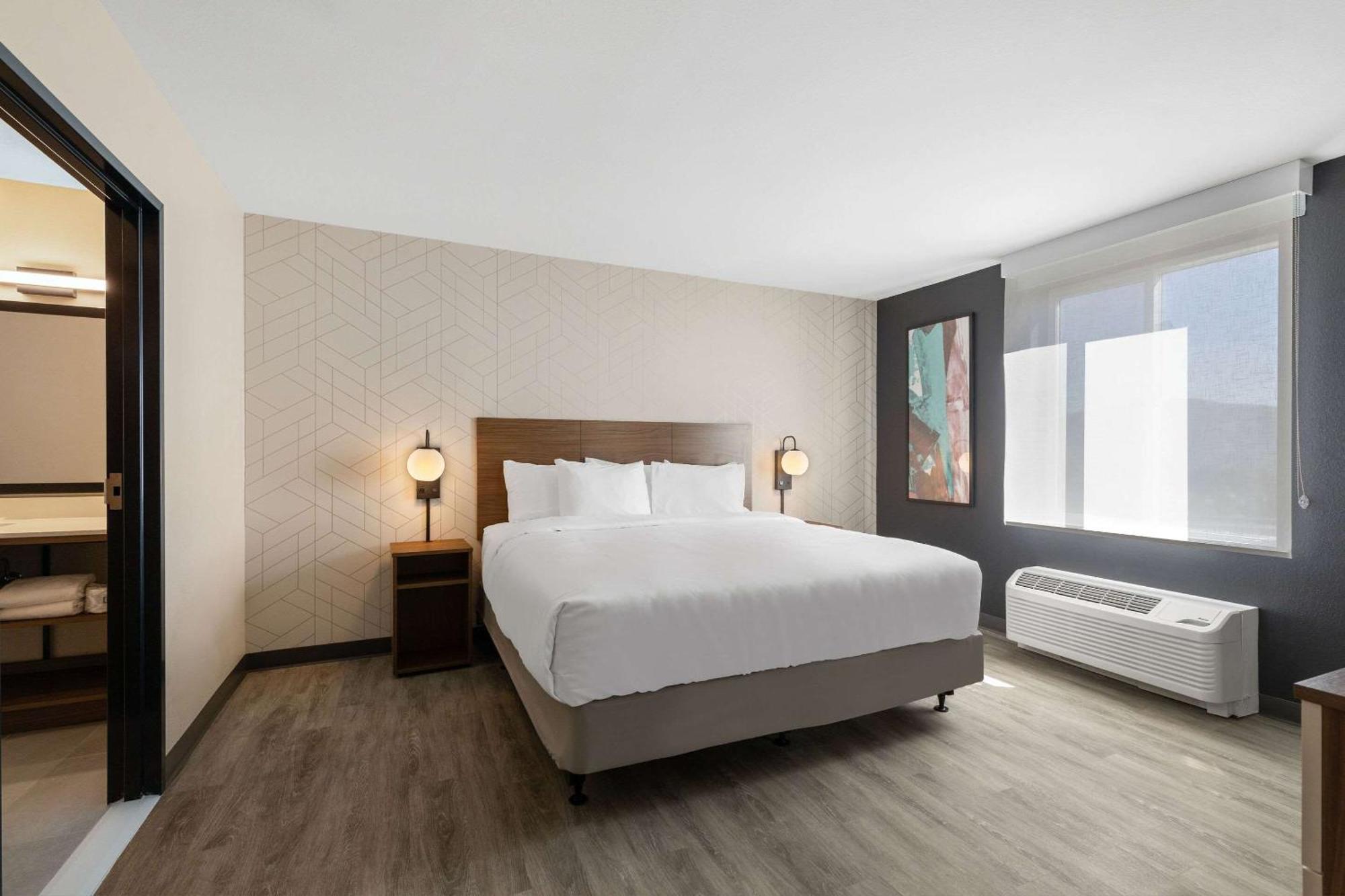 Everhome Suites 科洛纳 外观 照片