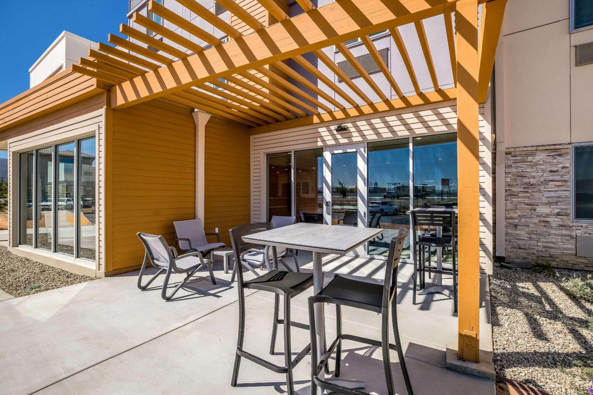 Everhome Suites 科洛纳 外观 照片